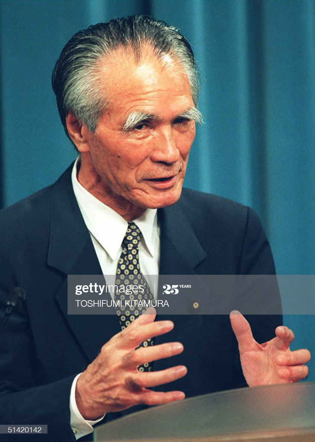 Cựu Thủ tướng Murayama Tomiichi nắm quyền từ năm 1994-1996. Tháng 8/1994, ông thăm chính thức Việt Nam và trở thành Thủ tướng đầu tiên của Nhật Bản đến thăm nước CHXHCN Việt Nam. Kết quả chuyến thăm đã mở ra giai đoạn phát triển mới trong quan hệ hai nước, mở đường cho các doanh nghiệp Nhật Bản vào hợp tác đầu tư ở Việt Nam. Ảnh: Getty.