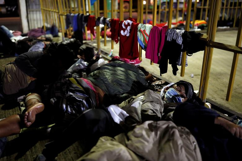 Canh nguoi di cu va vat tren hanh trinh toi My giua “bao” COVID-19-Hinh-14