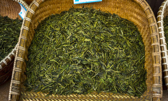 Trà xanh là thức uống phổ biến nhất ở nước này. Người dân Kyrgyzstan thường dùng trà trong các bữa ăn hàng ngày.