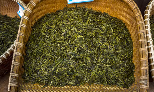 Trà xanh là thức uống phổ biến nhất ở nước này. Người dân Kyrgyzstan thường dùng trà trong các bữa ăn hàng ngày.