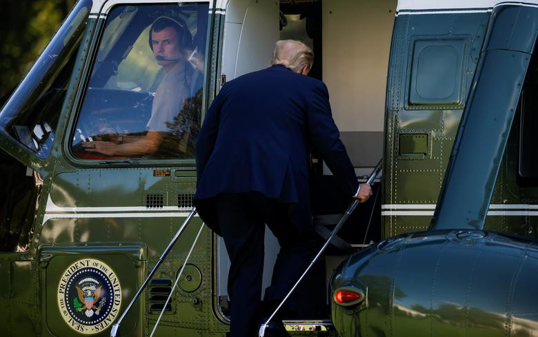 Ngày 30/9: Tổng thống Trump lên chiếc Marine One để tới Minnesota vận động tranh cử.