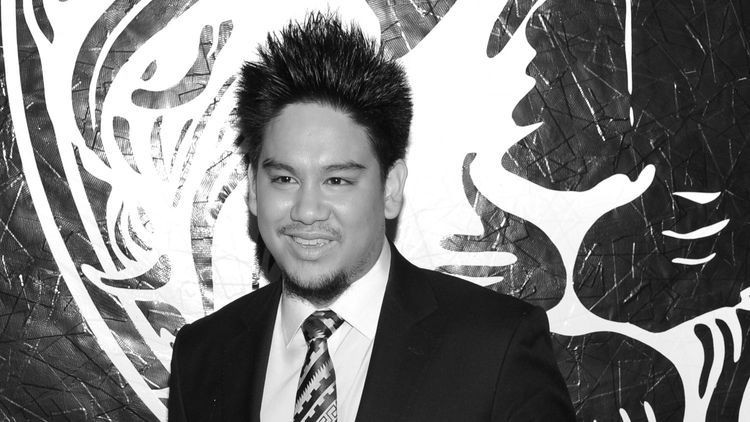 Tại một buổi biểu diễn từ thiện của người mắc chứng tự kỷ vào tháng 5/2011, Hoàng tử Azim từng nói rằng những người mắc chứng tự kỷ nên được đối xử tôn trọng. Ảnh: APA.