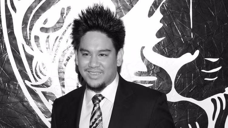 Tại một buổi biểu diễn từ thiện của người mắc chứng tự kỷ vào tháng 5/2011, Hoàng tử Azim từng nói rằng những người mắc chứng tự kỷ nên được đối xử tôn trọng. Ảnh: APA.