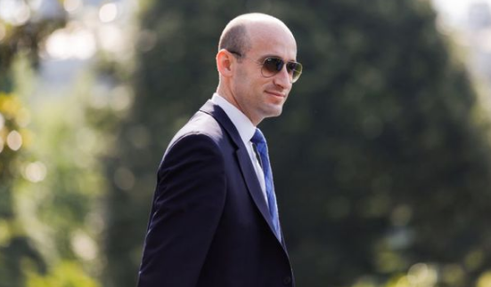 Cố vấn Nhà Trắng Stephen Miller sinh ngày 23/8/1985, lớn lên ở Santa Monica, bang California. Ông tốt nghiệp cử nhân ngành Khoa học Chính trị của trường Đại học Duke năm 2007. Ảnh: UN.