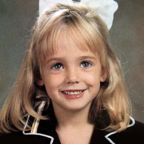 Không lâu sau, cảnh sát tới nhà riêng của gia đình để thu thập chứng cứ. Trưa cùng ngày, ông John cùng cảnh sát kiểm tra quanh khu nhà và phát hiện thi thể con gái nằm trong tầng hầm.