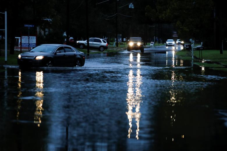 Can canh nguoi dan My khon kho vi mua bao, ngap lut-Hinh-14