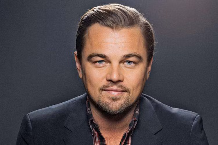 Trong cả bốn lần được đề cử giải Oscar, Leonardo DiCaprio chưa một lần chạm tay vào chiếc cúp vàng danh giá. Khi còn nhỏ, ông đã mắc căn bệnh rối loạn ám ảnh cưỡng chế. Ông còn từng mua một chiếc túi Chanel cho mẹ sau “vượt mặt” Paris Hilton tại một buổi đấu giá từ thiện của liên hoan phim Cannes.