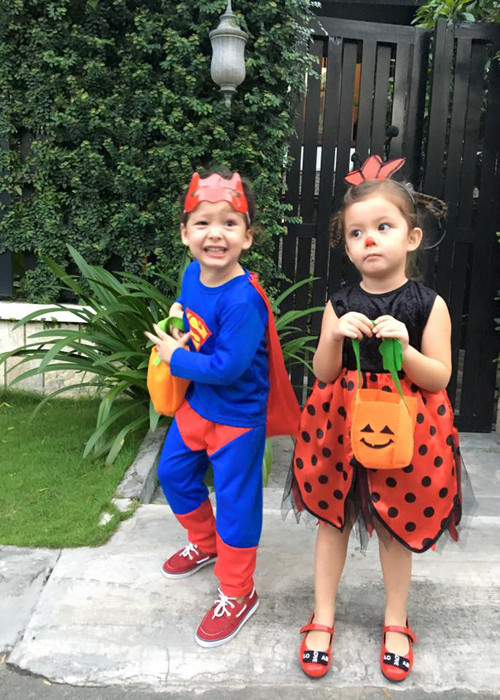 Trong khi bé Tôm hóa thân thành siêu nhân thì bé Tép chọn hình ảnh chú bọ cánh cam.