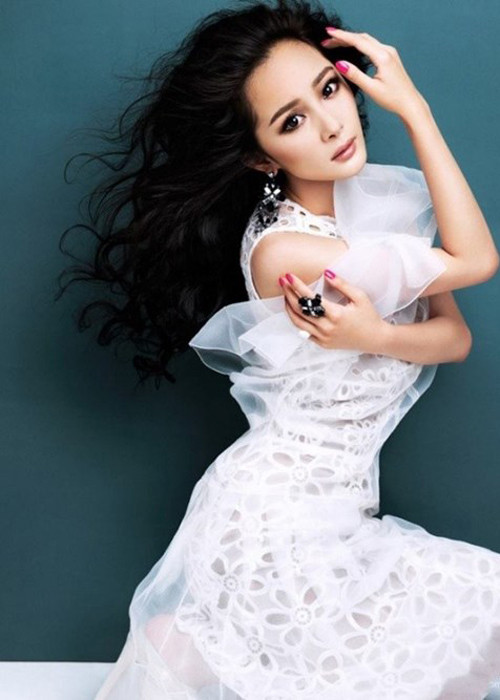 Duong Mich Angelababy dung ngoi khong yen vi clip nhay cam-Hinh-5