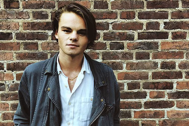 Tuy nhiên, chàng trai 21 tuổi này không giấu được niềm vui khi được xem là bảo sao của tài tử từng 5 lần được đề cử giải Oscar.