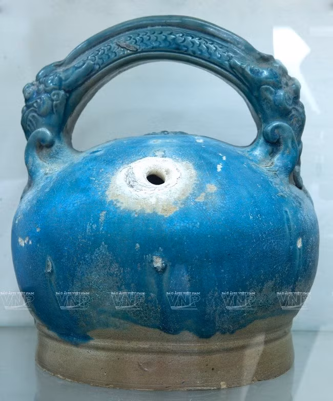 Bình vôi gốm thế kỷ 19. (Nguồn: Lê Minh/Báo ảnh Việt Nam).
