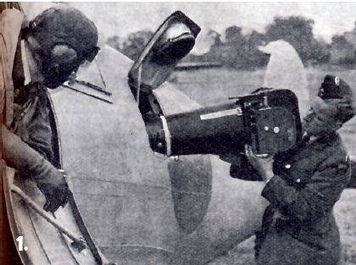 Về hỏa lực, trang bị ban đầu của Spitfire gồm bốn khẩu súng máy Browning nhưng sau đó vào tháng 11/1938 nó được trang bị bốn khẩu pháo Oerlikon 20mm.