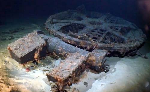 Còn bây giờ các tàu ngầm này đang nằm dưới độ sâu 822m dưới đáy biển bên ngoài Hawaii.