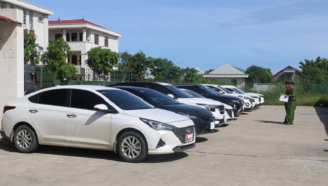 Bắt “nữ quái” lừa đảo, chiếm đoạt 13 xe ô tô - Hình 2 Bat “nu quai” lua dao, chiem doat 13 xe o to-Hinh-2