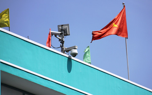 Nagnh2 chức năng có lắp đặt 1 camera quan sát có độ phân giải cao và mọi người hi vọng diễn biến vụ án cũng như nhận dạng 2 đối tượng gây án đã được ghi lại có thể giúp Công an sớm phá án.