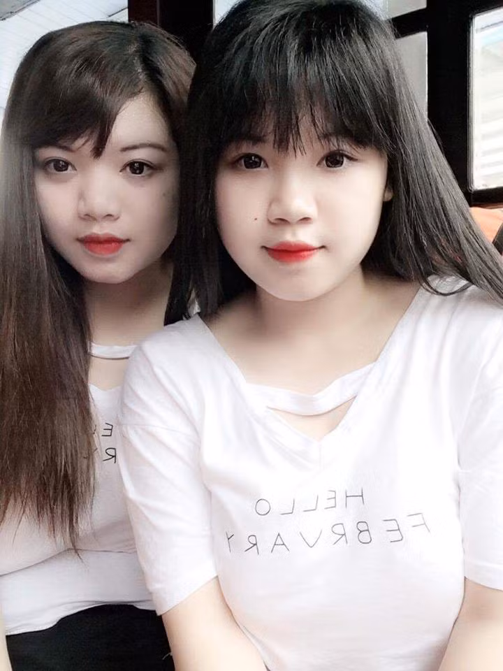 Mới đây, nữ sinh Hải Dương lại được nhiều người nhắc đến sau khi xuất hiện trên sóng truyền hình để chia sẻ về vòng một "quá khổ" của mình, không ngại ngần nói đến chuyện tế nhị khi mua sắm quần áo đặc biệt là đồ lót và số tiền khá tốn kém bỏ ra khám ngực mỗi khi có biểu hiện thất thường.