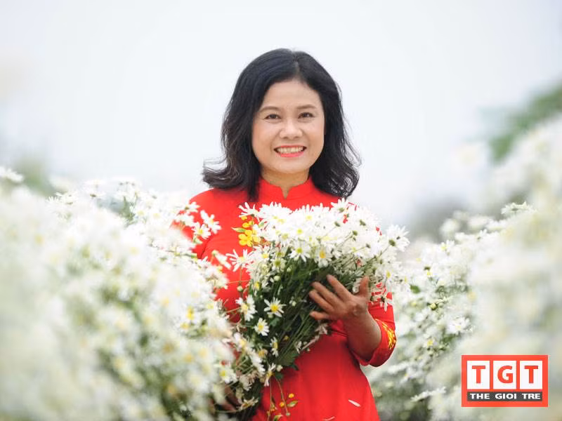 Chính vì vậy, những buổi chụp hình cùng cúc họa mi- một trào lưu mới của người Hà Thành giúp các cô có buổi tụ tập, náo nhiệt cùng nhau thật ý nghĩa.