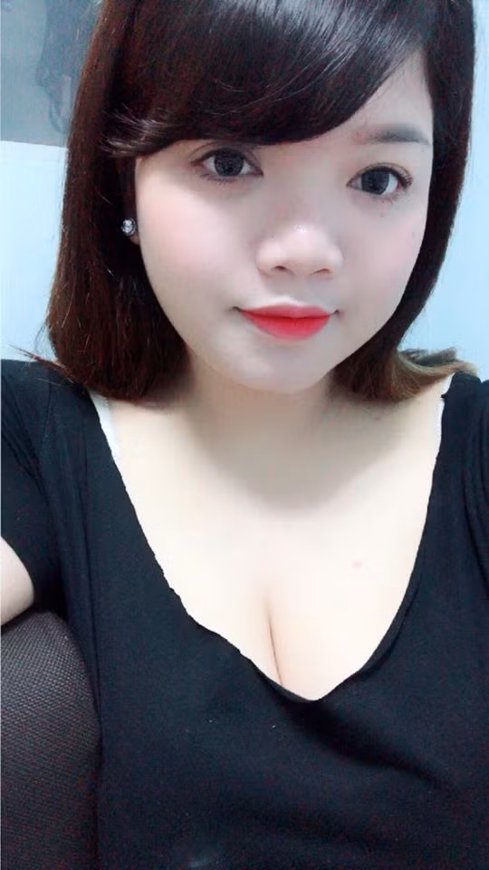 Giang chỉ đáp lại bằng những câu trả lời vui vẻ thêm chút giận hờn và cho rằng do mình mập nên trông mới "đẫy đà" vậy thôi. Ảnh: Facebook nhân vật.