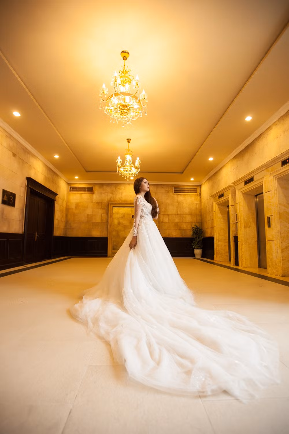 Cô dâu xinh đẹp của diễn viên hài Vinh Râu.