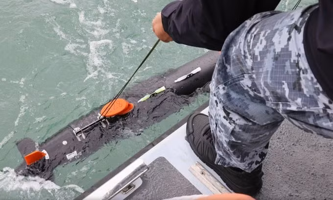 Bộ Quốc phòng Anh cho biết đã tặng 6 thiết bị không người lái để giúp Ukraine rà quét thủy lôi ở khu vực ven Biển Đen. Trong đó, có 3 chiếc được xuất từ kho lưu trữ của nước này, số còn lại được mua từ các đơn vị sản xuất tư nhân.