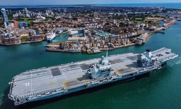 Một phát ngôn viên của Hải quân Anh cho biết, Tàu HMS Prince of Wales vẫn ở khu vực bờ biển phía nam và đang tiến hành xem xét các lỗi về máy móc.