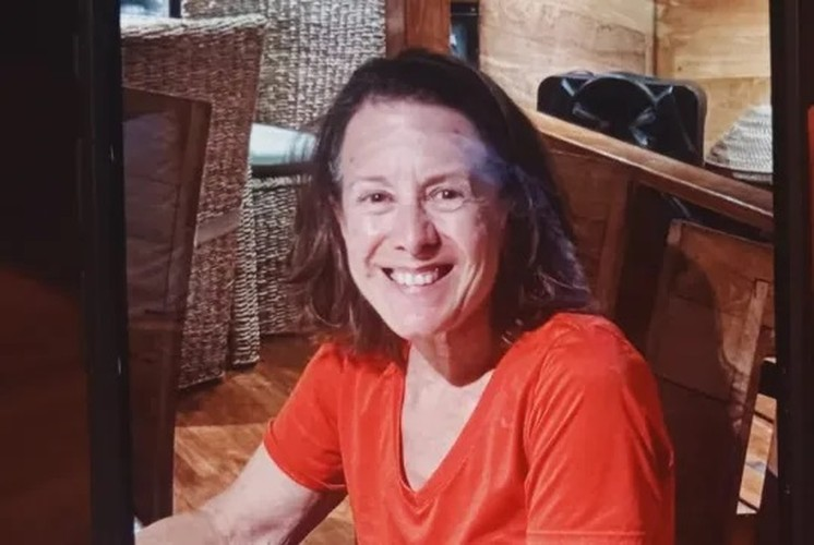 Trước đó, một ngư dân ở Đông Timor đã phát hiện thi thể của một phụ nữ trong bụng một con cá mập vào ngày 6/10. Người phụ nữ này được cho là Colleen Monfore, 68 tuổi, đến từ Nam Dakota, Mỹ, người đã mất tích khi lặn biển ở đảo Pulau Reong, Indonesia vào ngày 26/9. (Ảnh: ViralPres)