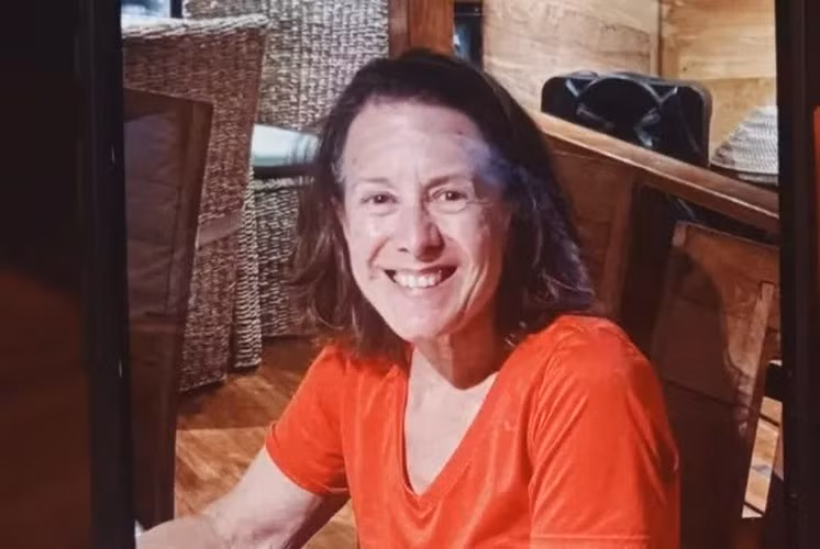 Trước đó, một ngư dân ở Đông Timor đã phát hiện thi thể của một phụ nữ trong bụng một con cá mập vào ngày 6/10. Người phụ nữ này được cho là Colleen Monfore, 68 tuổi, đến từ Nam Dakota, Mỹ, người đã mất tích khi lặn biển ở đảo Pulau Reong, Indonesia vào ngày 26/9. (Ảnh: ViralPres)