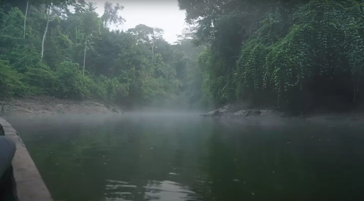 Dòng sông nước sôi Shanay-timpishka không chỉ là hiện tượng địa nhiệt độc nhất mà còn là nơi linh thiêng đối với các thầy phù thủy bản địa. (Ảnh: UNILAD Tech)