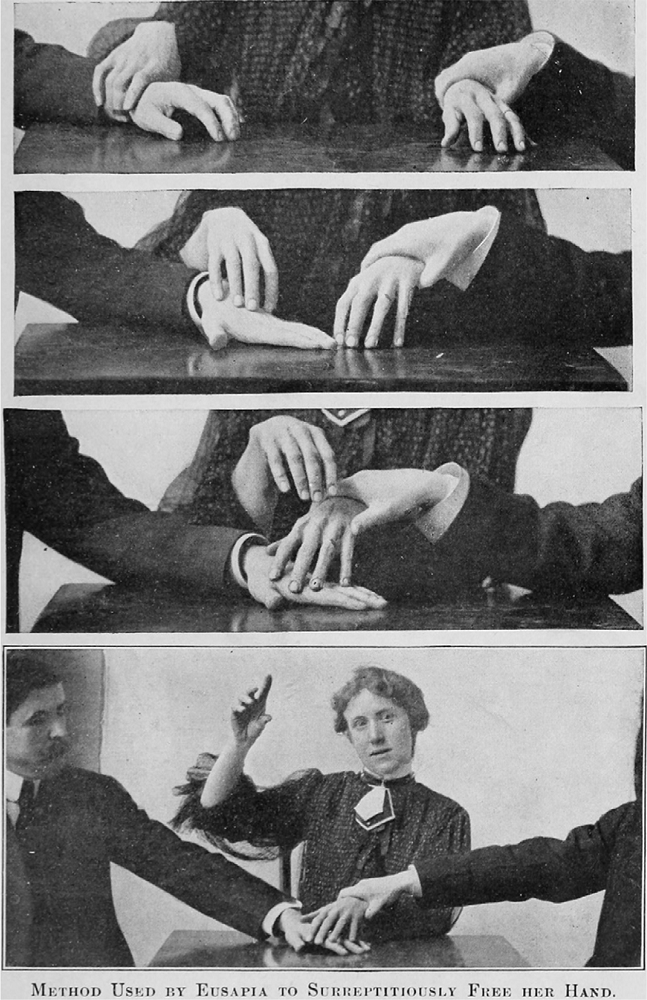Mặc dù nhiều người cho rằng Eusapia là kẻ lừa đảo, nhưng nhiều người khác lại tin vào khả năng của bà. (Ảnh: Cambridge University Press)