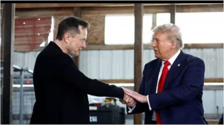 Liệu Trump có thể hiện thực hóa lời hứa này? Điều đó phụ thuộc vào khả năng của ông trong việc biến tham vọng thành hành động cụ thể. Tuy nhiên, với sự dẫn dắt của Musk và nỗ lực của toàn bộ hệ thống vũ trụ Mỹ, sứ mệnh sao Hỏa có thể không còn là điều quá xa vời.(Ảnh: Moneycontrol)