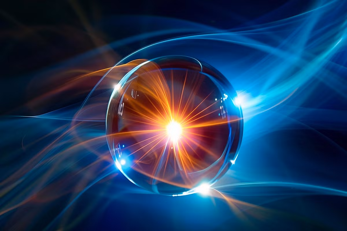 Đội ngũ nghiên cứu tại Đại học Birmingham, Anh, đã công bố kết quả nghiên cứu đột phá này trên tạp chí Physical Review Letters. Dựa trên lý thuyết mới về cách ánh sáng và vật chất tương tác ở cấp độ lượng tử, các nhà khoa học đã lần đầu tiên "chụp hình" thành công một hạt photon đơn lẻ. (Ảnh: SciTechDaily)