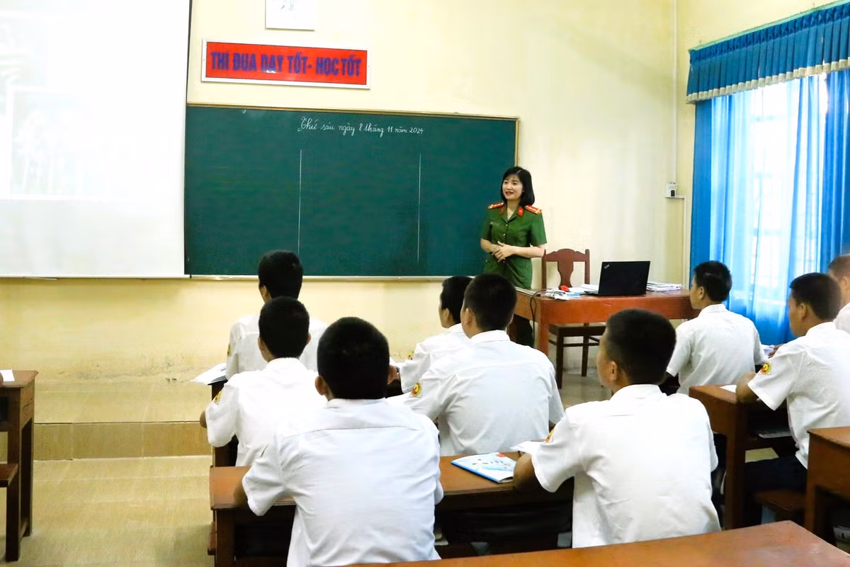 Cô giáo 'làm mới' những đứa trẻ ngỗ ngược, lầm lỡ - Hình 2 Co giao 'lam moi' nhung dua tre ngo nguoc, lam lo-Hinh-2