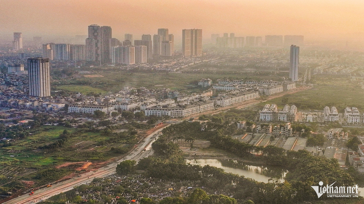 Dự án Đầu tư xây dựng tuyến đường Lê Quang Đạo kéo dài được HĐND TP Hà Nội phê duyệt chủ trương đầu tư tại Nghị quyết số 23/NQ-HĐND ngày 23/9/2021. Đây là tuyến đường quan trọng kết nối nhiều khu đô thị phía Tây của Hà Nội.