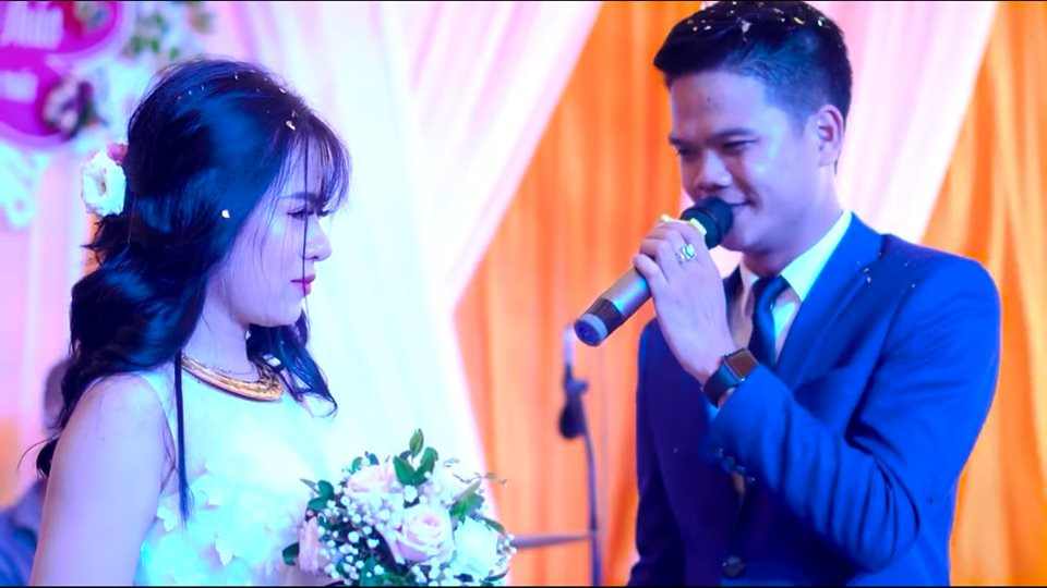 Chu re hat cuc hay tang co dau trong ngay cuoi gay sot-Hinh-4