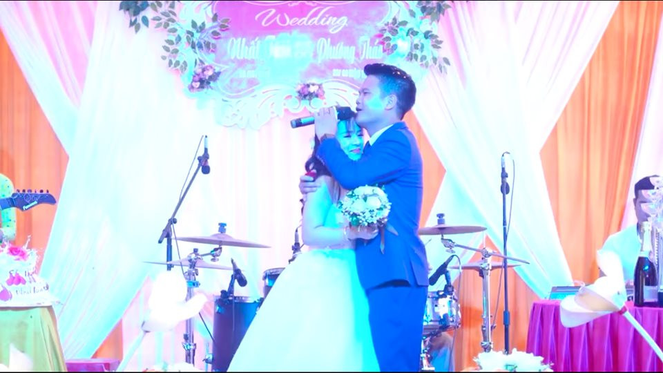 Chu re hat cuc hay tang co dau trong ngay cuoi gay sot-Hinh-3