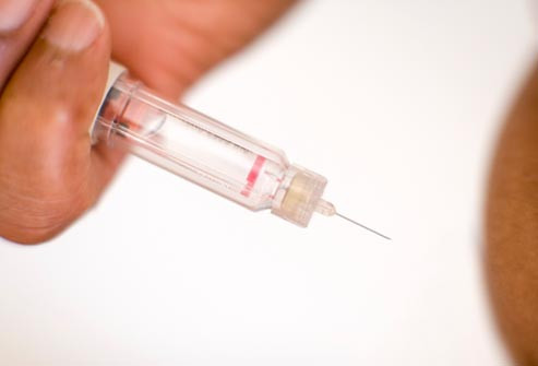 Nếu bạn dùng Insulin Bạn có thể cần phải điều chỉnh liều trước và sau khi tập thể dục. Thực hiện một bài tập nhẹ để xem nó ảnh hưởng đến lượng đường trong máu của bạn như thế nào. Kiểm tra tình trạng trước, trong và sau khi tập thể dục. Nói chuyện với bác sĩ để xem có cần điều chỉnh liều của bất kỳ loại thuốc tiểu đường nào khác khi bạn tập thể dục.