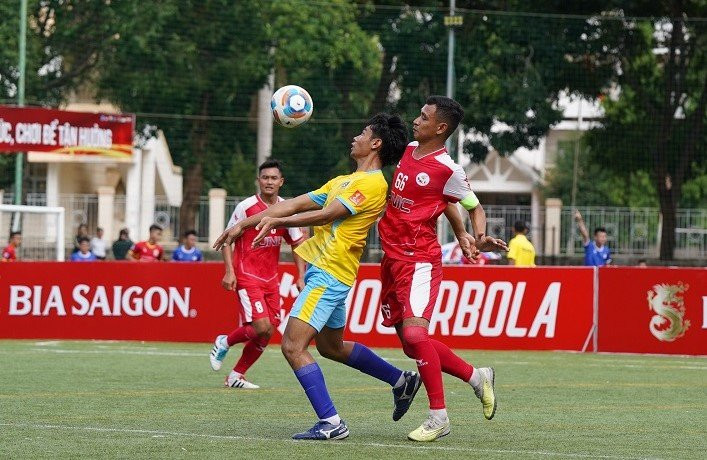 Khai mac giai bong da 7 nguoi VDQG khu vuc mien Trung - Tay Nguyen-Hinh-2