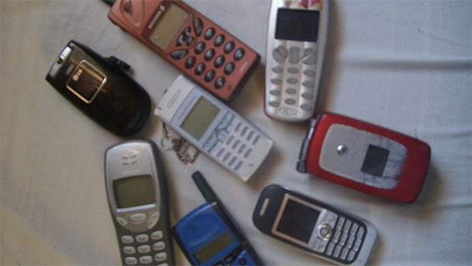 24. Tái chế 1 tấn smartphone cũ có thể thu được lượng vàng nhiều hơn khai thác 1 tấn quặng từ mỏ vàng.