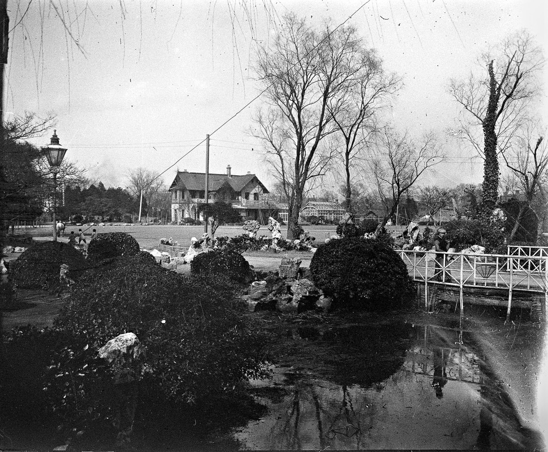 Một góc Trương Viên với tòa biệt thự kiểu phương Tây ở phía xa.