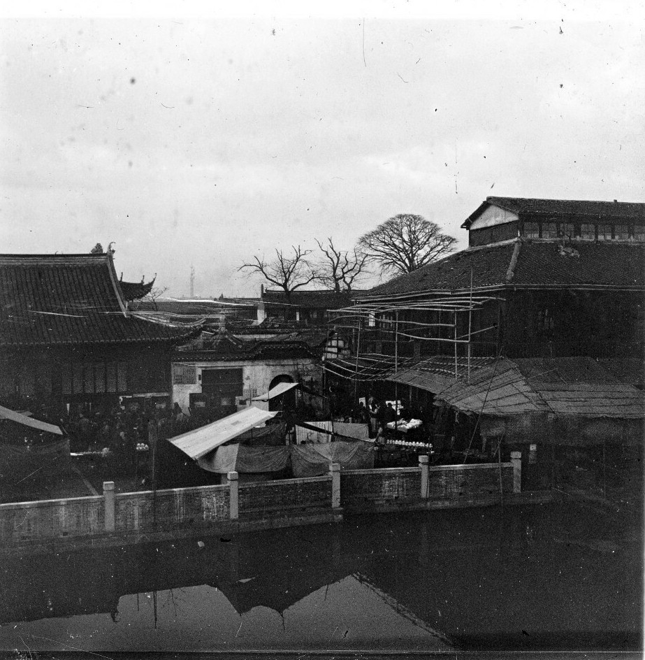 Một góc của Dự Viên, khu vườn cổ nổi tiếng của Thượng Hải.