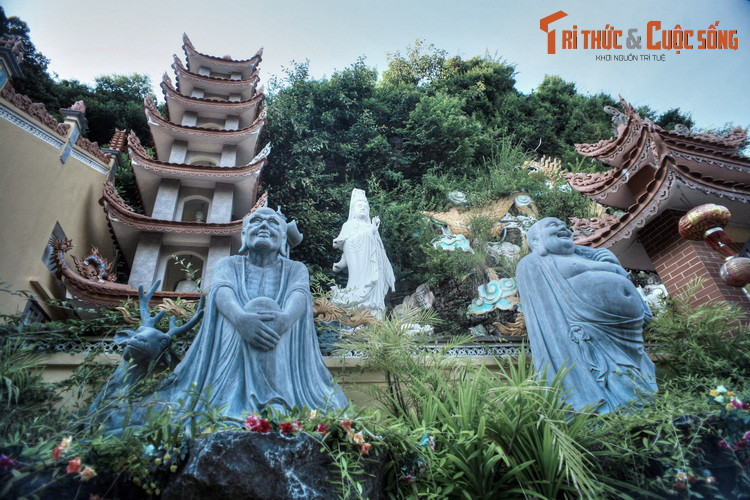 Ngày nay, chùa Hang Đồ Sơn đã được xây dựng lại khang trang và trở thành một điểm tham quan hấp dẫn cho du khách khi đến với vùng biển Đồ Sơn.