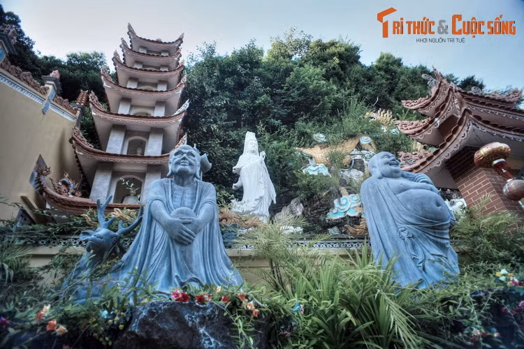 Ngày nay, chùa Hang Đồ Sơn đã được xây dựng lại khang trang và trở thành một điểm tham quan hấp dẫn cho du khách khi đến với vùng biển Đồ Sơn.