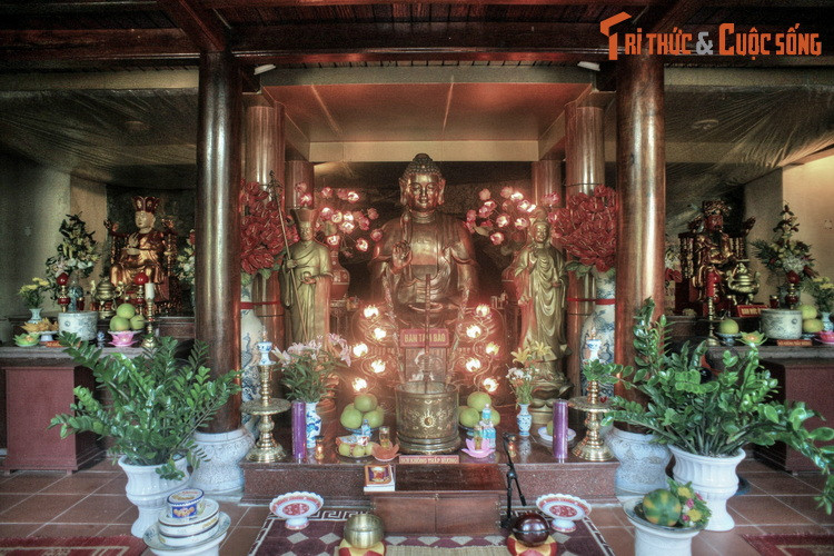 Sau này nhà sư viên tịch tại chùa Hang và bàn thờ ngài tại chùa được đặt sâu trong hang núi. Chử Đồng Tử chính là là đệ tử chân truyền đầu tiên của Ngài.