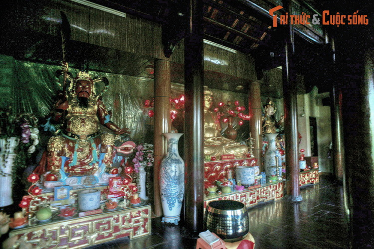 Trải qua nhiều thăng trầm lịch sử, đến đầu thế kỷ 20, chùa Hang gần như bị bỏ hoang. Khi kháng chiến chống Pháp nổ ra, chùa càng trở nên hoang phế do nằm gần gần đồn Tây.