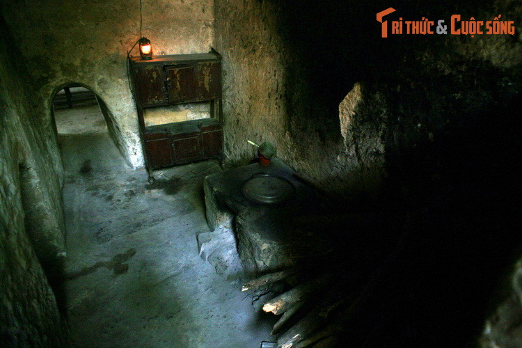 Những lối đi như vậy là mạch máu của hệ thống địa đạo bao gồm nhiều công trình khác nhau như phòng ở, bệnh xá, nhà bếp, kho chứa, phòng làm việc. Hệ thống đường ngầm dưới lòng đất có tổng chiều dài khoảng 250 km, đến nay còn khoảng 120 km được giữ gìn.