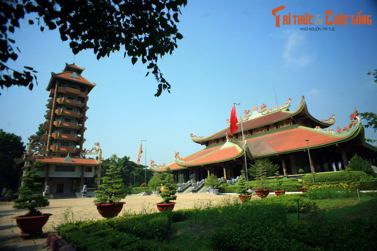 Quần thể kiến trúc hài hòa, mang bản sắc Việt một cách tinh tế này là nơi giúp các vị khách đến từ phương xa hiểu thêm về nền văn hóa, tín ngưỡng giàu tính nhân văn của người Việt.