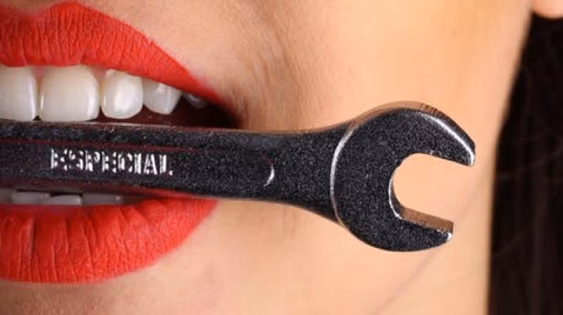 San pham lam trang rang co the gay ton thuong rang nhu the nao?