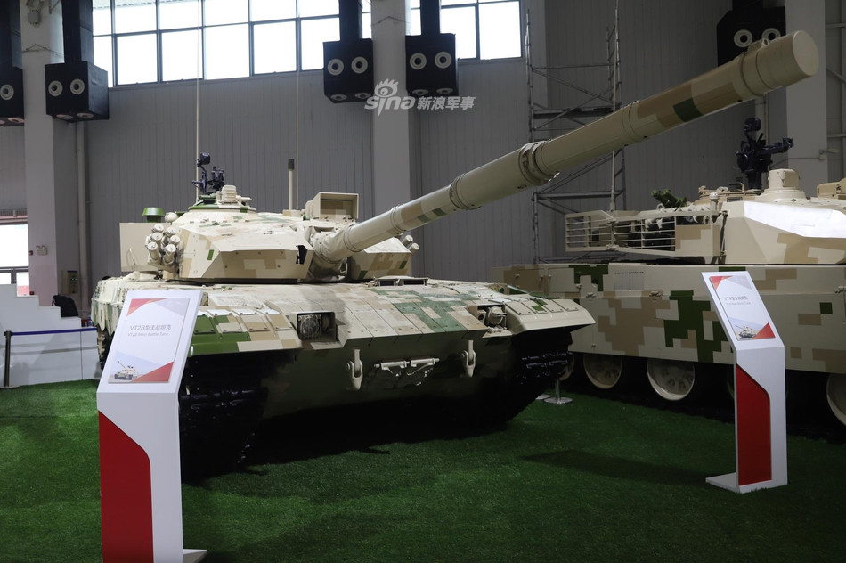 VT-2 được giới thiệu lần đầu tại triển lãm Chu Hải 2016 nhưng dường như không khách hàng nước ngoài nào quan tâm. Tuy vậy, nhà sản xuất tiếp tục nâng cấp thành VT-2B và đem tới Chu Hải 2018 với hy vọng tìm thấy khách hàng. Ảnh: Sina.