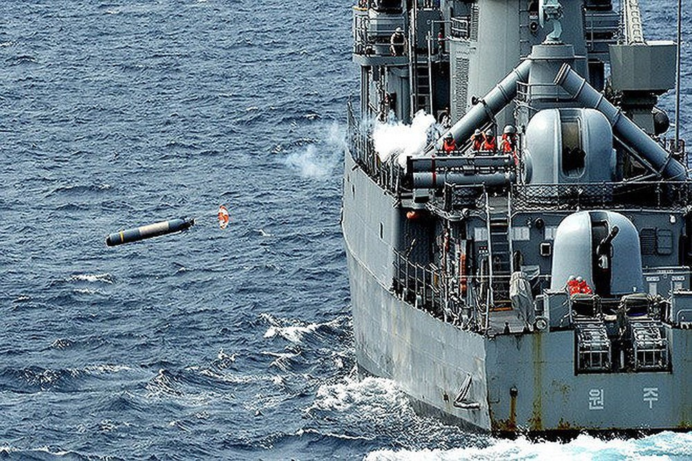 Chiếc PS-39 sẽ gia nhập Hải quân Philippines với cấu hình vũ khí tương đối tốt gồm hai hải pháo 76mm, hai pháo phòng không 40mm và nhất là 6 bệ phóng ngư lôi 324mm với ngư lôi mk46. Nguồn ảnh:Wikipedia