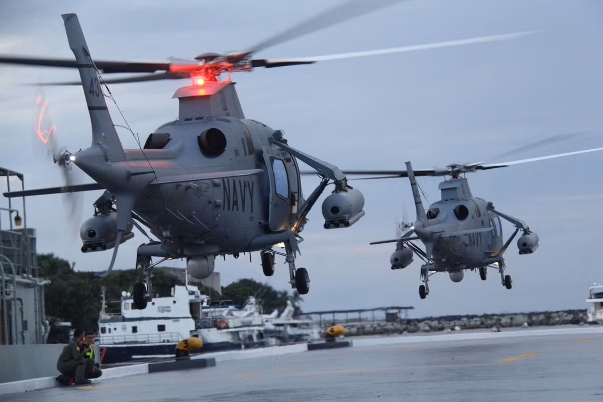 Hồi tháng 11/2018, cùng với các tàu tấn công MPAC, trực thăng AW-109 cũng bắn thử thành công các đạn rocket 70mm. Nguồn ảnh:Wikipedia